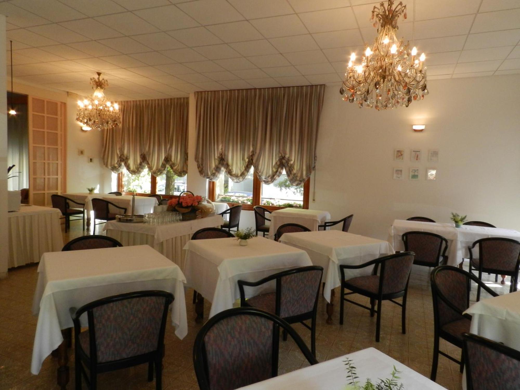 Park Hotel Албисола Супериоре Екстериор снимка
