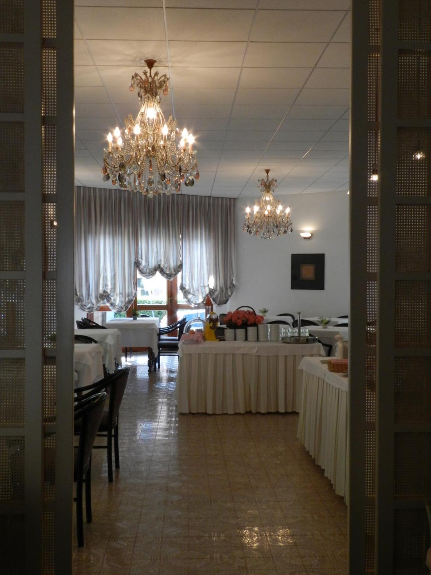 Park Hotel Албисола Супериоре Екстериор снимка